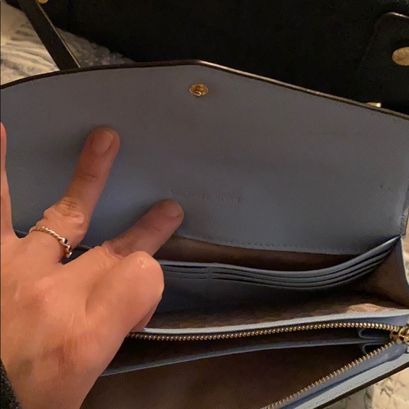 Michael Kors monogram blue wallet - Picture 7 of 7